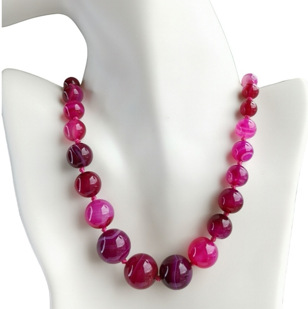 Pink Agate Necklace 21 Inches 🆕